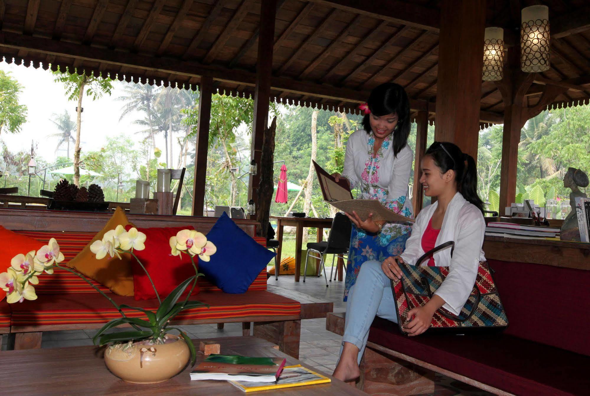 Amata Borobudur Resort Magelang Exteriör bild